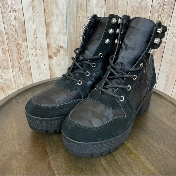 Steve Madden Greater Camo Platform Combat Ankle Boots Size 10 Women - Picture 2 of 10